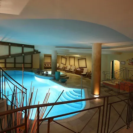 Hotel Alpen 5*